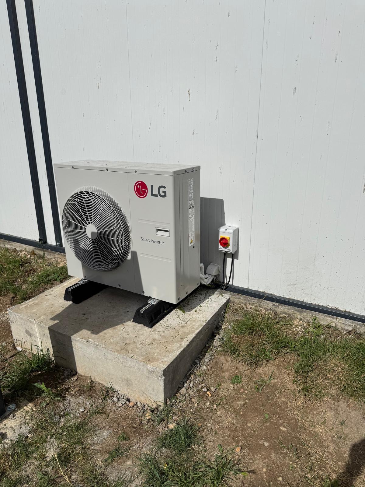 Groupe exterieur LG sur dalle beton