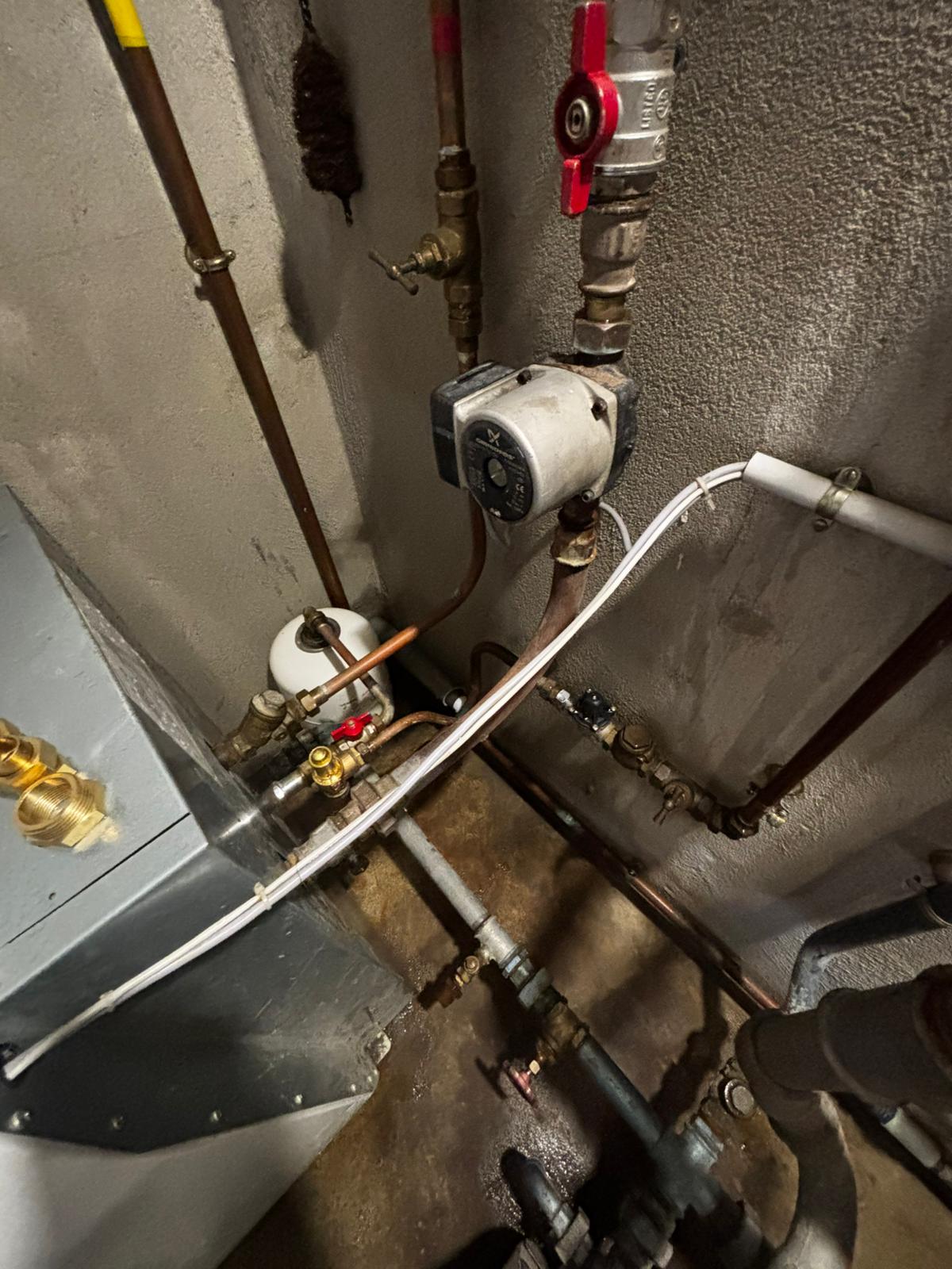 Circulateur et vannes d'isolement sur un reseau de chauffage
